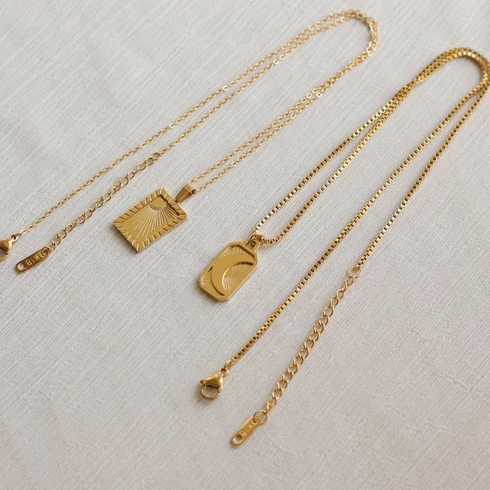 New 18K Gold Moon&Sun Pendant Necklace - Picture 2 of 7